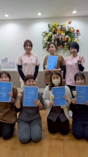 昨日は、マイクロスコープ超音波SRPコースのセミナーでした🔬✨

長時間のセミナーでしたが、皆様とても熱心に取り組んでくださり、終始あたたかい雰囲気の中で楽しく進めることができました😊

実習では歯周ポケット内の見方や操作に少しずつ慣れていただき、細かい部分までしっかり確認しながら進めていきました。
「よく見えるとこんなに変わるんですね」といった声もあり、とても嬉しかったです✨

日々の臨床が少しでも楽しく、自信を持って行えるきっかけになれば嬉しく思います。

ご参加いただいた皆様、本当にありがとうございました🌸
またセミナーでお会いできるのを楽しみにしています。

#マイクロスコープ
#歯科衛生士
#歯科セミナー
#スキルアップ
#衛生士さんと繋がりたい